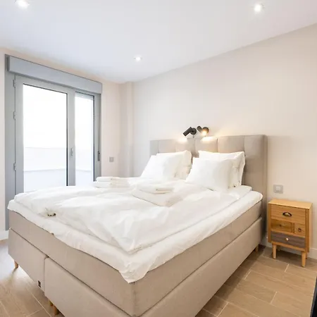 Blossom - Modern 2 Bedroom Within Walking Distance To Pueblo Appartement Benalmádena