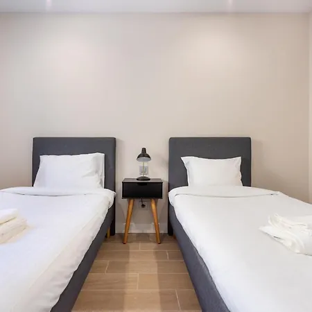 Blossom - Modern 2 Bedroom Within Walking Distance To Pueblo Appartement Benalmádena